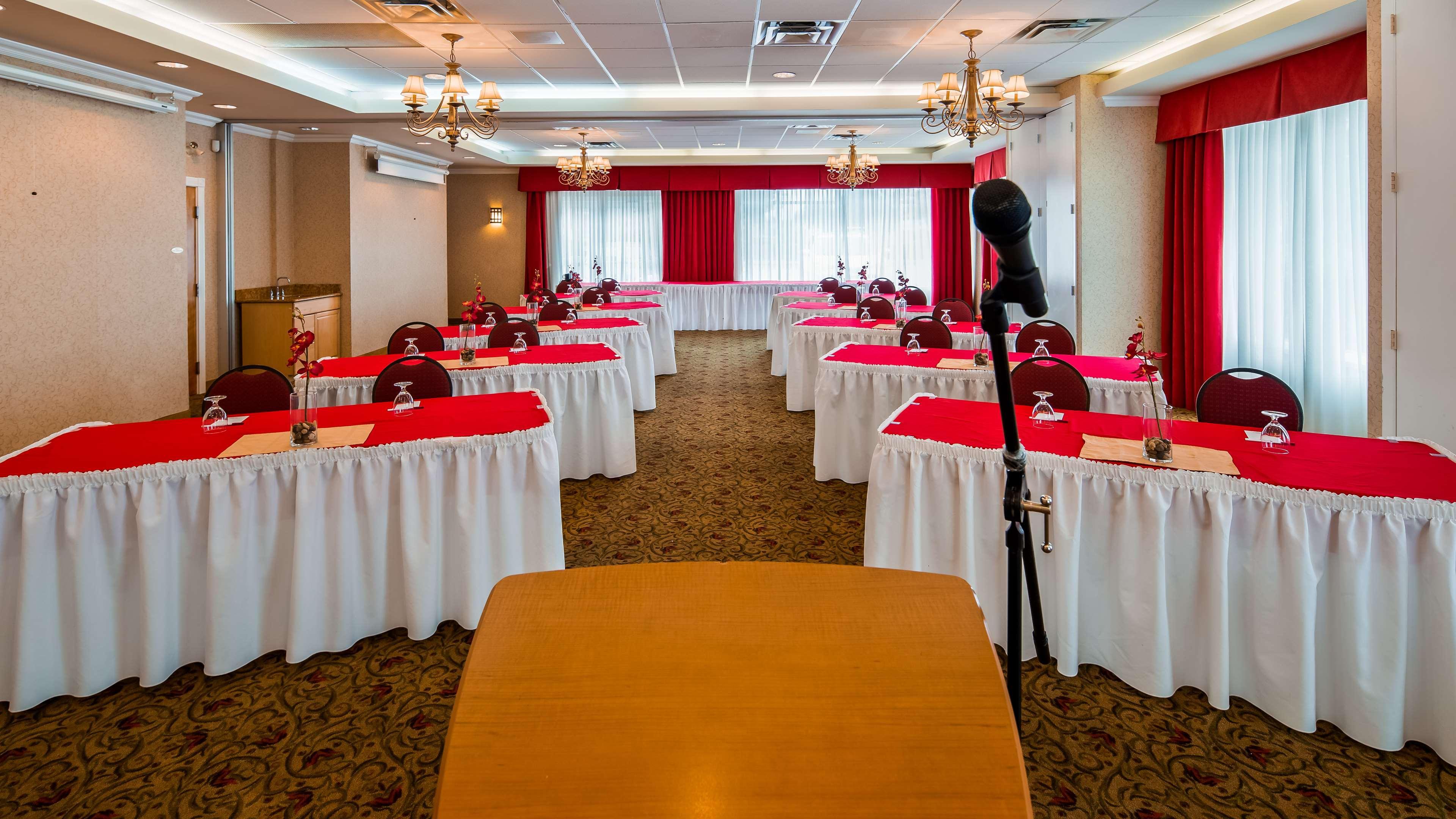 Best Western Plus Regency Inn And Conference Centre Άμποτσφορντ Εξωτερικό φωτογραφία